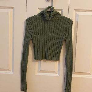 Green Long Sleeve Turtleneck Shirt